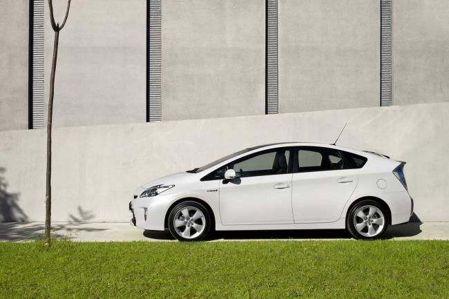 Exterieur_Toyota-Prius-Hybride-2012_4