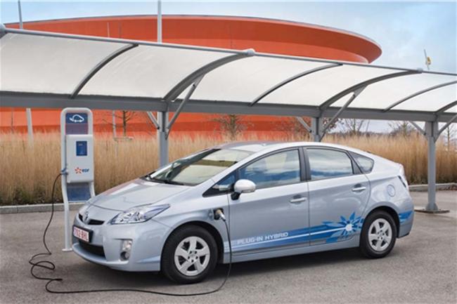 Exterieur_Toyota-Prius-PlugIn_3