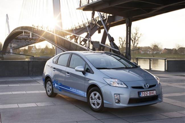 Exterieur_Toyota-Prius-PlugIn_2