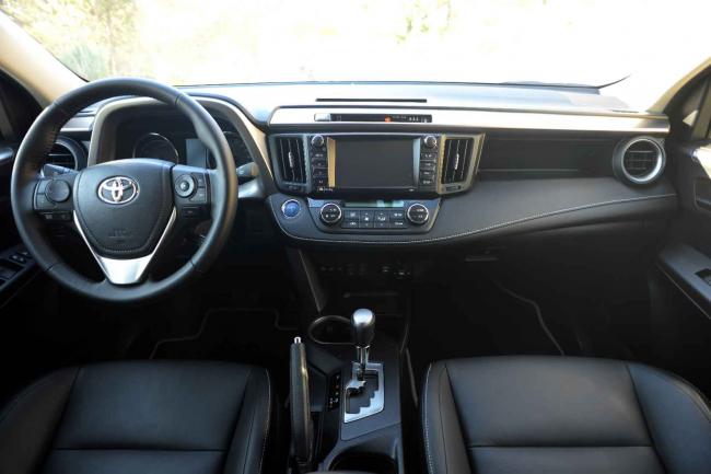 Interieur_Toyota-RAV4-Hybrid_27