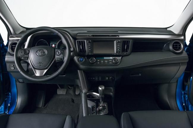 Interieur_Toyota-RAV4-Hybride-4x4-2015_22