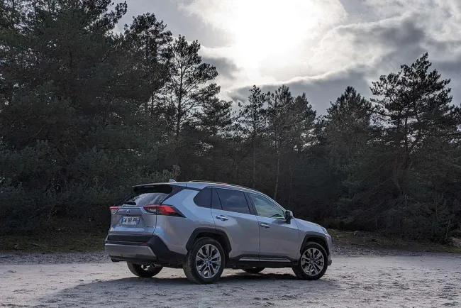 Essai Toyota RAV4 Hybride : sans saveur et pourtant si plaisant !