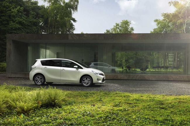 Exterieur_Toyota-Verso-2013_2