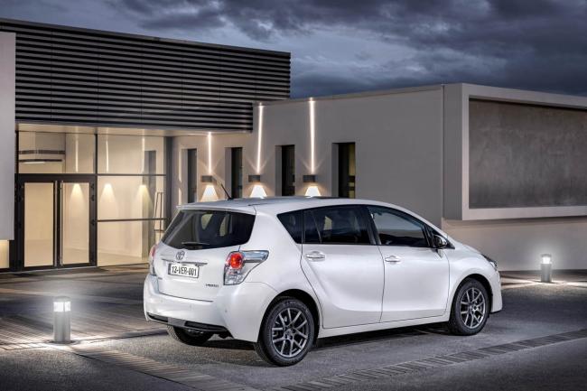 Exterieur_Toyota-Verso-2013_5