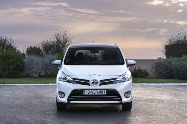 Exterieur_Toyota-Verso-2013_3