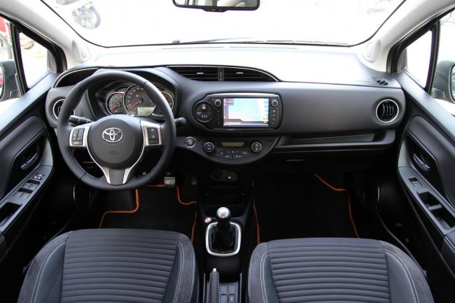 Interieur_Toyota-Yaris-1.0_25