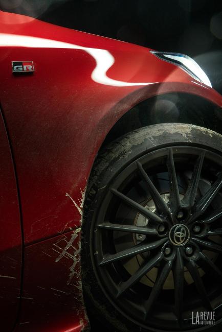Exterieur_essai-toyota-yaris-gr-rouge-dame-de-coeur_3