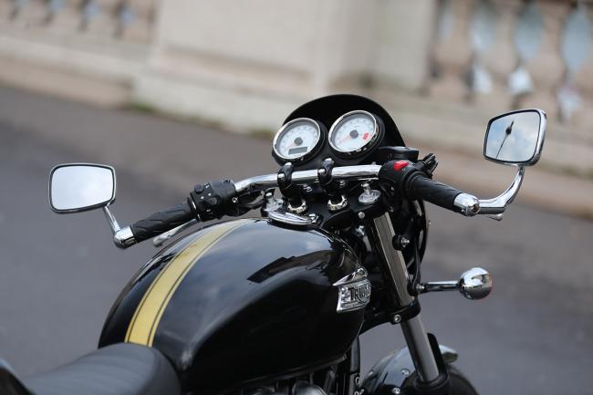 Interieur_Triumph-Thruxton-900_35