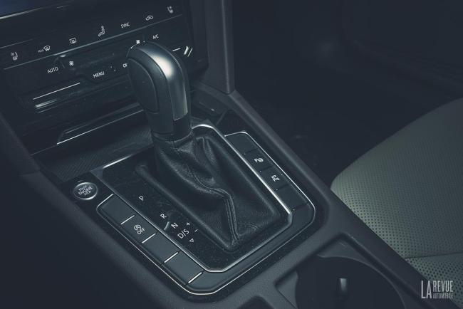 Interieur_volkswagen-arteon-shooting-brake-elegance-essai_14