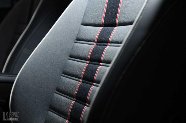 Interieur_Volkswagen-Coccinelle-Denim-Cabriolet_44