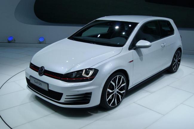 Exterieur_Volkswagen-Golf-7-GTI_1