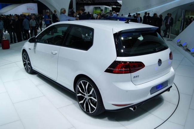 Exterieur_Volkswagen-Golf-7-GTI_3