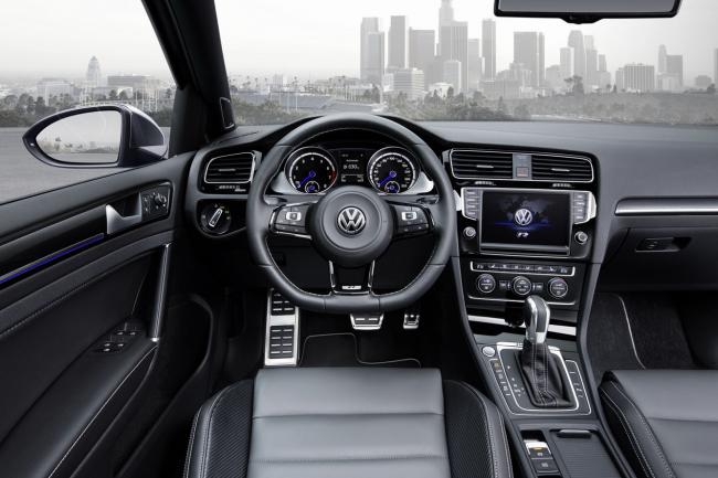 Interieur_Volkswagen-Golf-7-R-SW_17