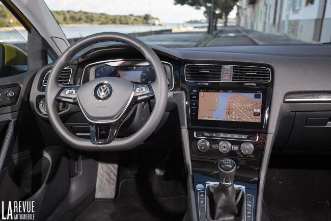 Interieur_Volkswagen-Golf-7-TSI-150_30