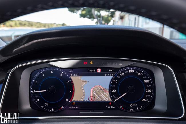 Interieur_Volkswagen-Golf-7-TSI-150_29