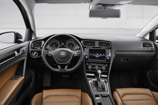 Interieur_Volkswagen-Golf-7_8