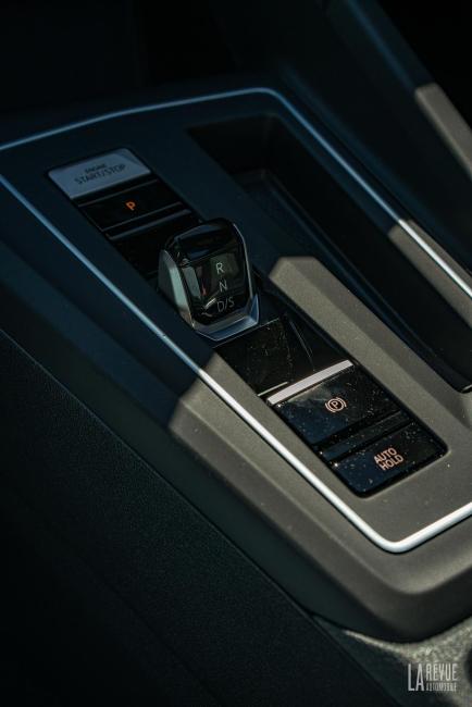 Interieur_golf-8-sw-r-line-tsi150-essai_7