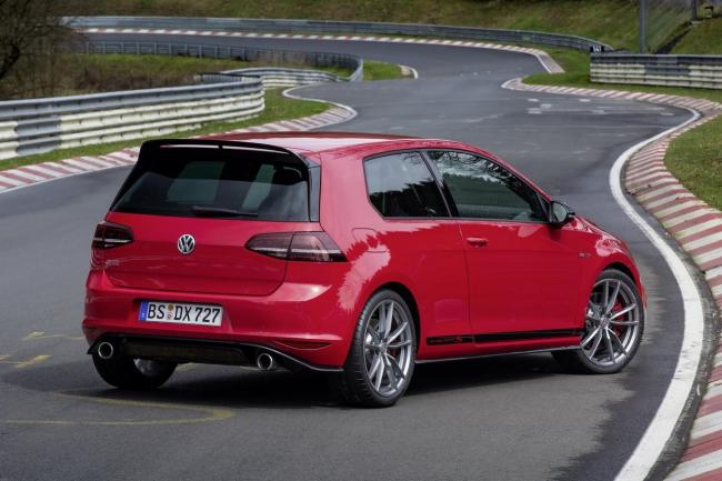 Exterieur_Volkswagen-Golf-GTI-Clubsport-S_14