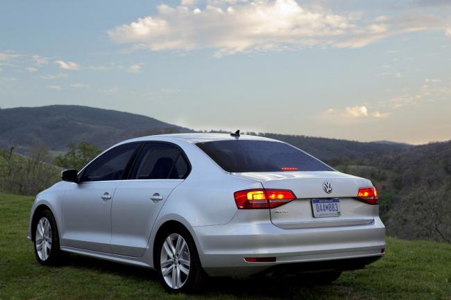 Exterieur_Volkswagen-Jetta-2014_12