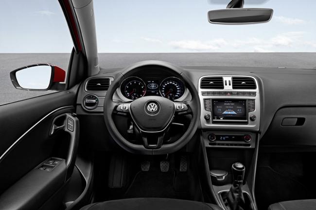 Interieur_Volkswagen-Polo-2014_9