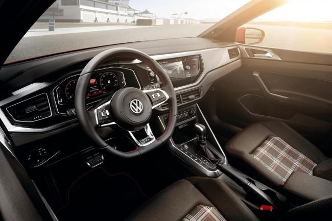 Interieur_Volkswagen-Polo-6_21