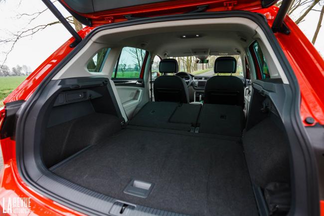 Interieur_Volkswagen-Tiguan-2.0L-TSI-4Motion_23