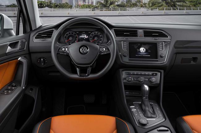 Interieur_Volkswagen-Tiguan-2016_1