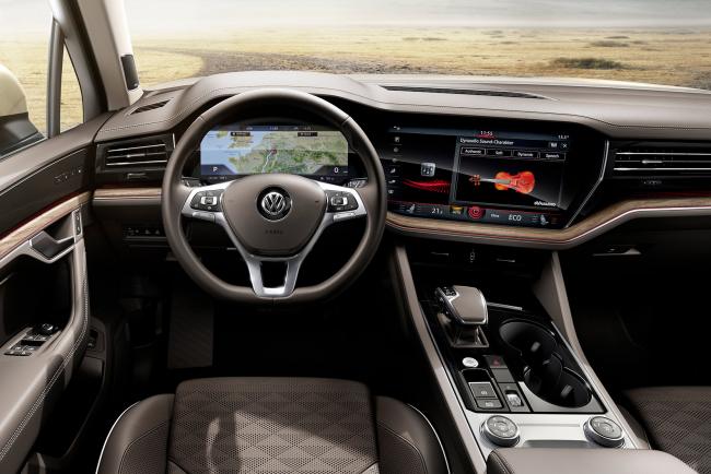 Interieur_Volkswagen-Touareg-2019_24