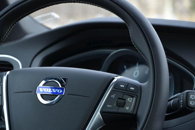 Interieur_Volvo-V40-T4-R-Design_28