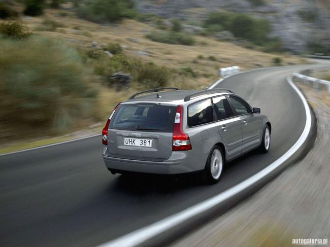 Exterieur_Volvo-V50_4