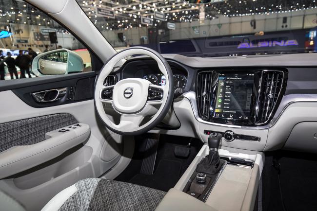 Interieur_Volvo-V60-2018-Avis_9