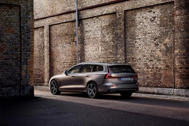 Volvo V60 : pourquoi choisir ce break ?