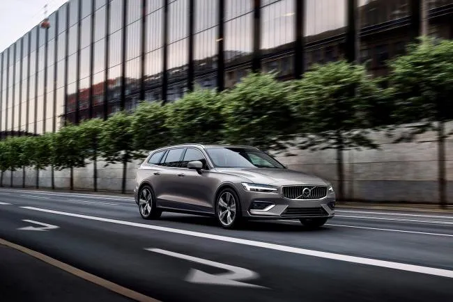 Volvo V60 : pourquoi choisir ce break ?