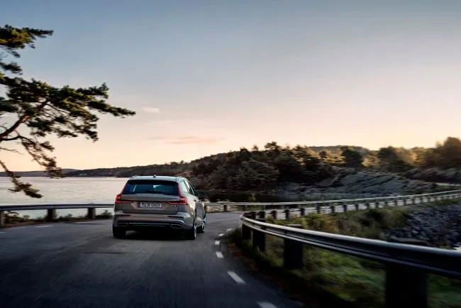 Volvo V60 : pourquoi choisir ce break ?