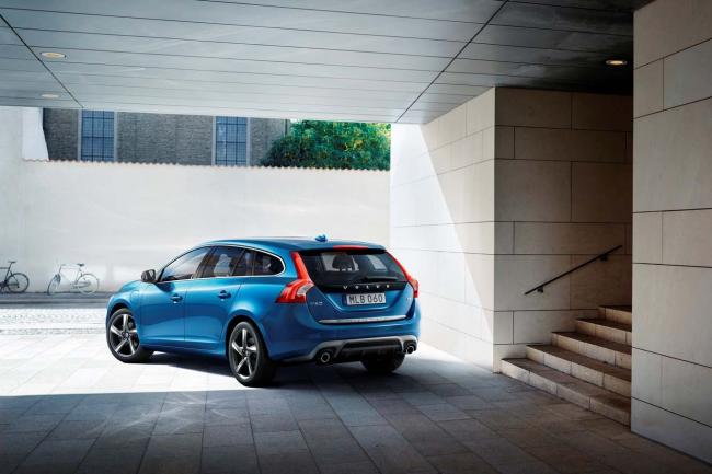 Exterieur_Volvo-V60-Hybrid-R-Design_0