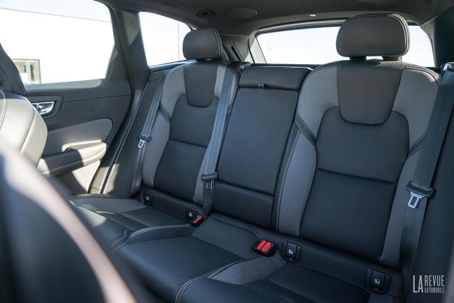 Interieur_volvo-xc60-t6-et-t8-recharge-essai_4