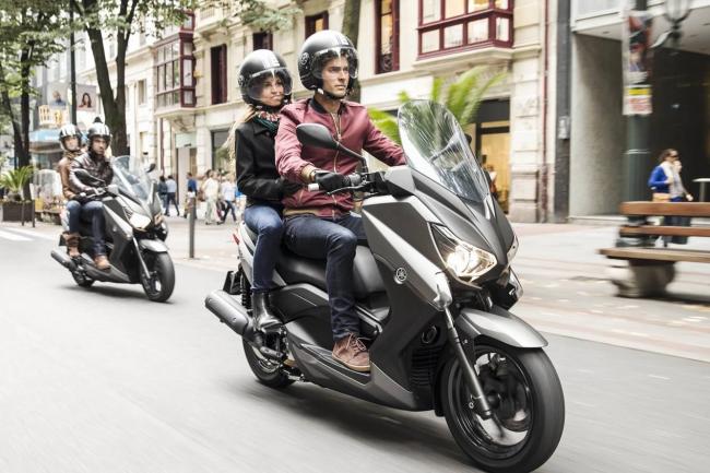 Exterieur_Yamaha-XMAX-2014_1