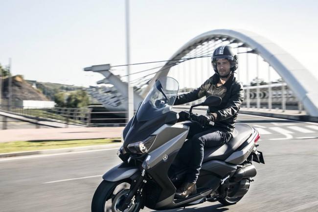 Exterieur_Yamaha-XMAX-2014_5