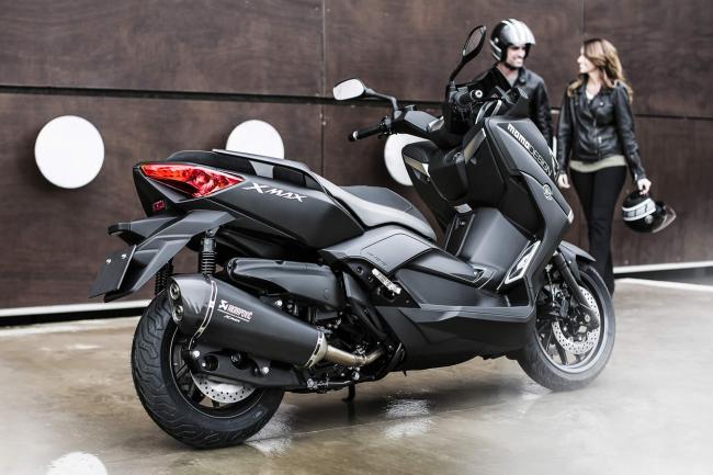 Exterieur_Yamaha-XMAX-400-Momodesign_3