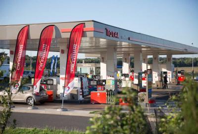 Image principale de l'actu: Bienvenue dans la galère de la recharge électrique sur Autoroute ! Merci à Total EV