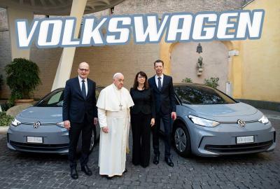 Image principale de l'actu: Le Vatican se met au vert avec des Volkswagen électriques