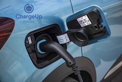 Image principale de l'actu: TOTAL rejoint ChargeUp, pour la recharge de voitures électriques