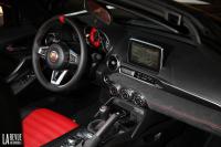 Interieur_Abarth-124-Spider-2017_43
                                                        width=