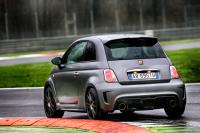 Exterieur_Abarth-695-biposto_9
                                                        width=