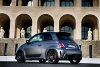 Exterieur_Abarth-695-biposto_22
                                                        width=