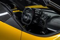 Interieur_Alfa-Romeo-4C-Spider-2015_54