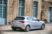 Exterieur_Alfa-Romeo-Giulietta-2.0L-jtd-2014_10
                                                        width=