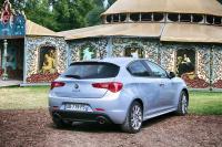 Exterieur_Alfa-Romeo-Giulietta-2.0L-jtd-2014_8
                                                        width=