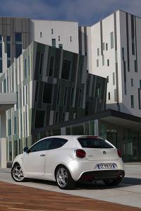 Exterieur_Alfa-Romeo-MiTo-MultiAir_17
                                                        width=