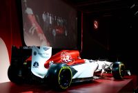 Exterieur_Alfa-Romeo-Sauber-F1-Team_10